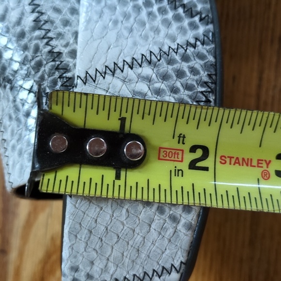 Katy Perry The Busy Bee Platform Slide Black and White Snakeskin Size 8 - Picture 10 of 13